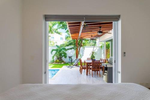 Luxury Private 3BED Villa, Garden, Pool,Security photo 2