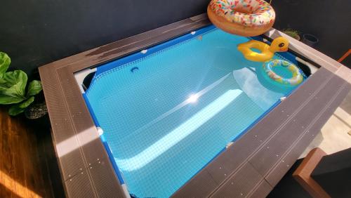 Kolam renang di atau dekat dengan Eisya Guest House Perlis With Pool MUSLlM ONLY
