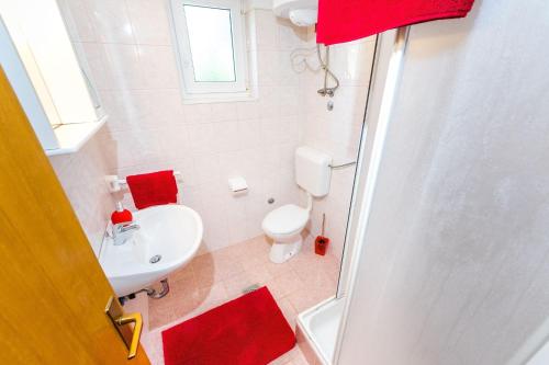 Koupelna v ubytování Apartments by the sea Vrsi - Mulo, Zadar - 5951