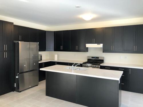 537 Veterans Dr Brampton – Photos 4