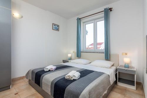 Apartments with WiFi Rovinj - 9701