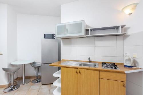 Apartments with WiFi Rovinj - 9701