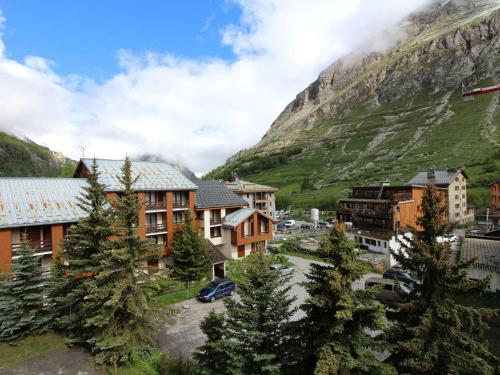 Duplex skis aux pieds avec balcon et wifi à Val-d'Isère