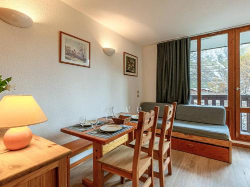Studio cabine au pied des pistes, idéal pour 4 personnes, proche village enfants, parking inclus - FR-1-694-66