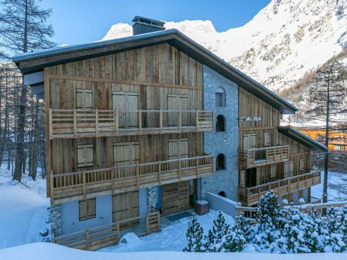 Appartement confortable avec garage et wifi dans secteur calme à Val-d'Isère