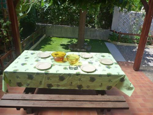 Photo de la galerie de l'établissement Villa calme, climatisée, avec grande terrasse et jardin, proche commodités - FR-1-387-87, à Marseillan