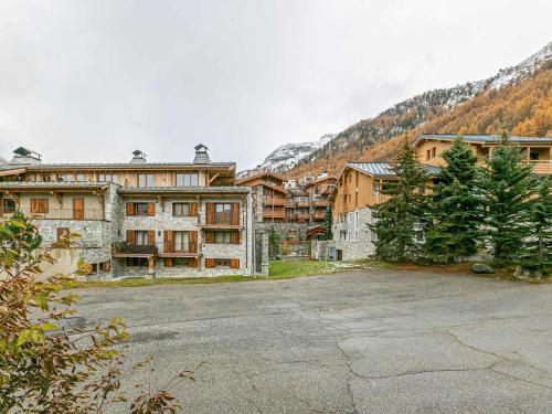 Appartement confortable et bien équipé à Val-d'Isère avec parking et terrasse
