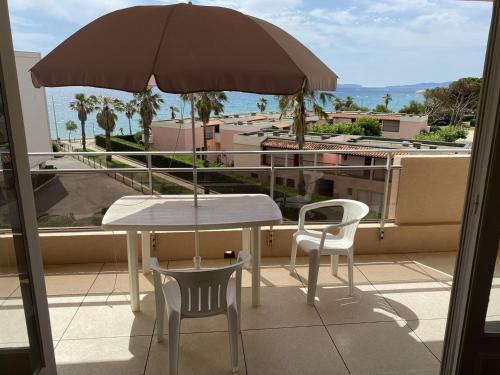 Le Lavandou - T2 avec terrasse vue mer - FR-1-308-166