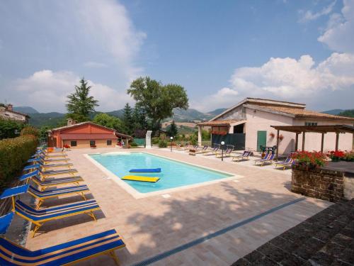 Lush holiday home in Urbania with bubble bath