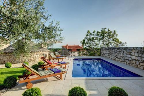 Poolincluded Seaview Villa Adriana
