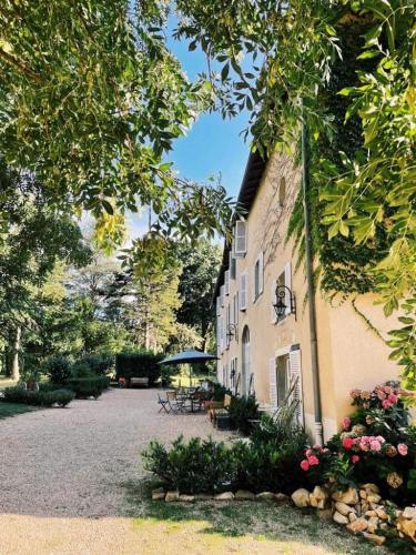 Κήπος έξω από το Domaine en Reynouse
