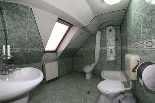 Et badeværelse på Pension Casa Timar