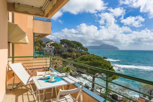 Ban công/sân hiên tại Nervi House - lovely sea view apartment