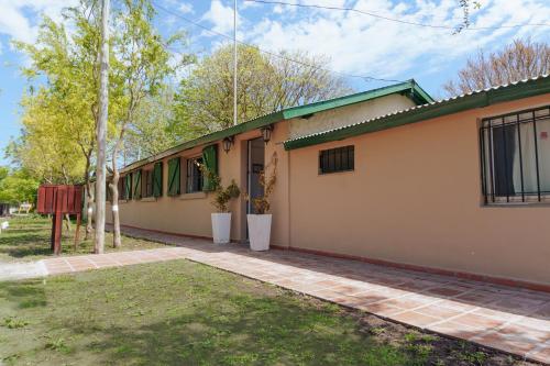 El edificio en el que está el parque de vacaciones