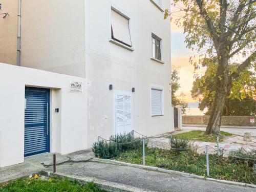 Budova, v ktorej sa apartmán nachádza