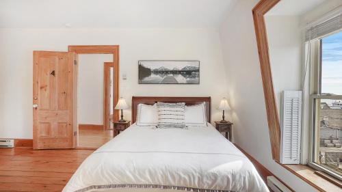 Cama o camas de una habitación en Sail Inn Lunenburg