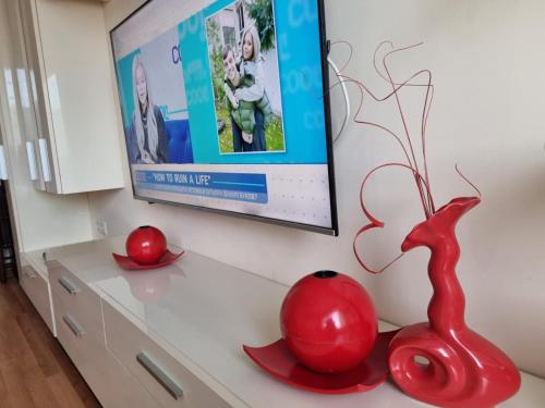 Televisyen dan/atau pusat hiburan di Danube Park