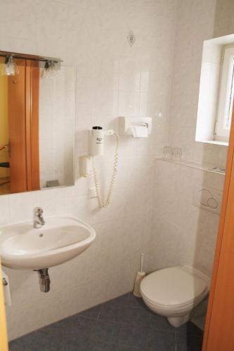 Salle de bains dans l'établissement Hotel Highway - Bed & Breakfast