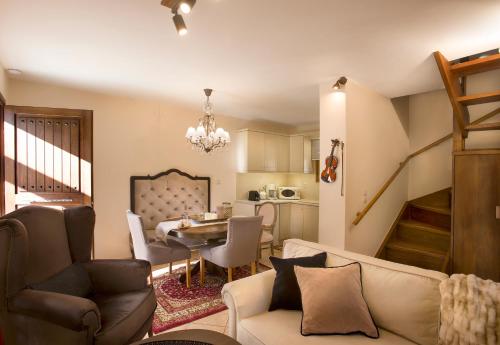 Гостиная зона в Parnassos Chalets
