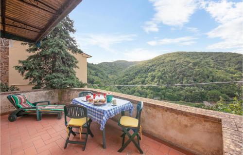 Nice Home In Montecatini V,c, pi With 2 Bedrooms And Wifi