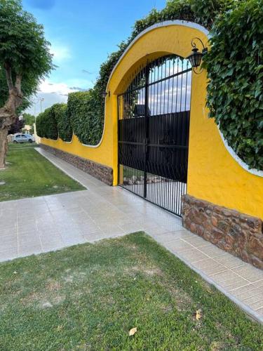 Yellow House – Photos 2