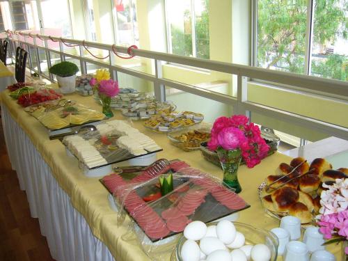 Makanan di atau berdekatan hotel