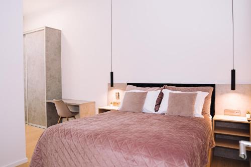 Postel nebo postele na pokoji v ubytování Luxury wellness apartment SHA