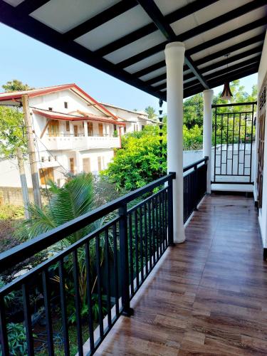 Balkón nebo terasa v ubytování Niro Home Kamburugamuwa