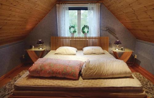 Postel nebo postele na pokoji v ubytování Amazing Home In Slvesborg With Kitchen