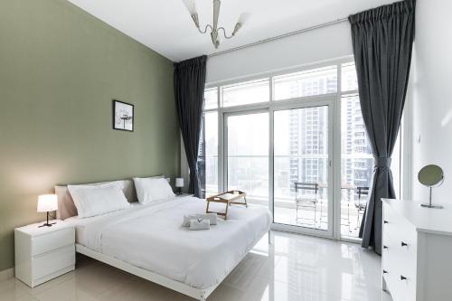 Lovely unit with Marina View