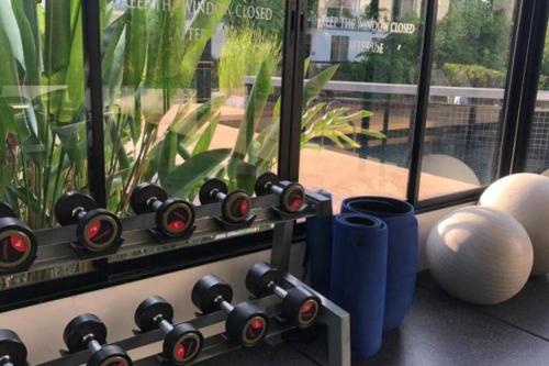 Fitness centrum a/nebo fitness zařízení v ubytování Chaweng Beach Apartment 1 Schlafzi-1Wohnzi-Pool-Fitnes