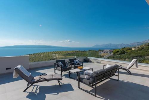 Villa Kuk with heated salt water pool - Makarska