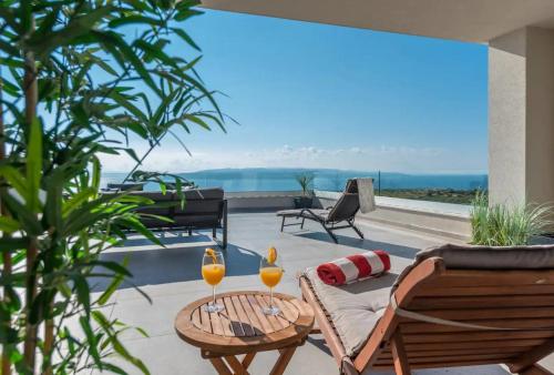 Villa Kuk with heated salt water pool - Makarska