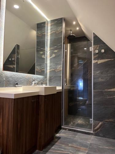 Koupelna v ubytování KULA ANDJELA KONACI - Kopaonik Ski Centar