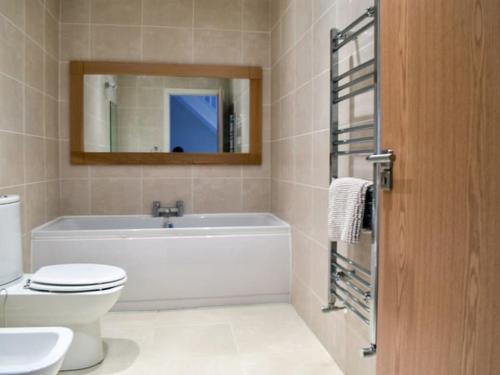 Fotografie z fotogalerie ubytování ThreeStorey Townhouse - Free parking v destinaci Normanton