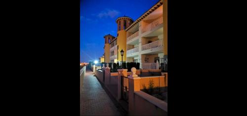 Zdjęcie z galerii obiektu Beautiful 2-Bed Apartment in Orihuela w mieście Orihuela