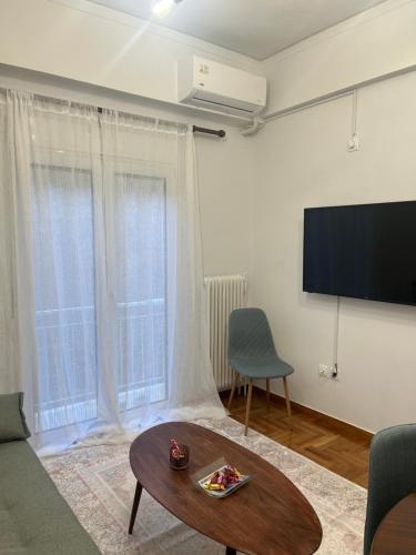 Alex’s home next to Laiko