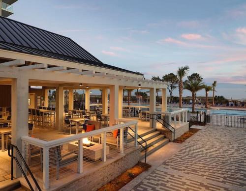 Stunning Views!!-Oceanfront Villa-Heated Pool-Private Balcony-Tiki Bar-Walk to Coligny Plaza photo 11