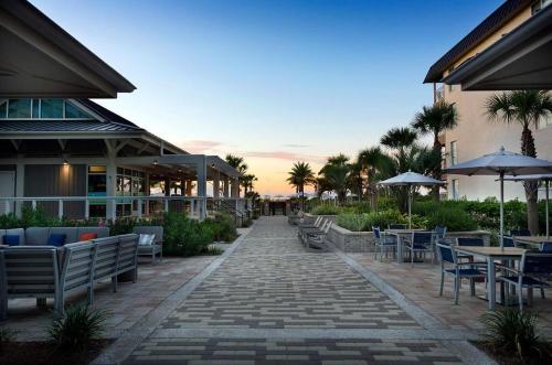Stunning Views!!-Oceanfront Villa-Heated Pool-Private Balcony-Tiki Bar-Walk to Coligny Plaza photo 33