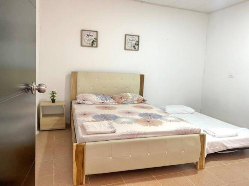 1 dormitorio con 1 cama en una habitación en Apto #6 hermoso y amplio en Riohacha