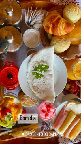 Makanan di atau berdekatan inn ini