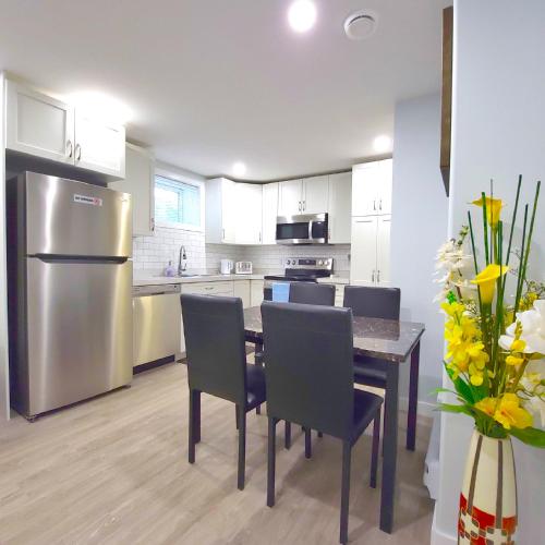 New Exec 2BR Suite Close to Shops – Photos 4