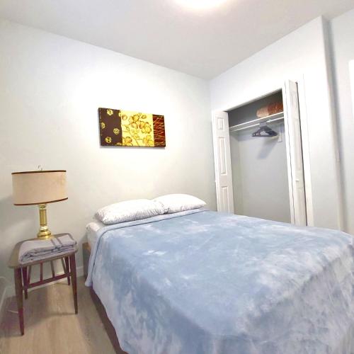 New Exec 2BR Suite Close to Shops – Photos 3