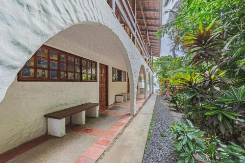 Ola Bonita BeachFront Apart Hotelにある庭