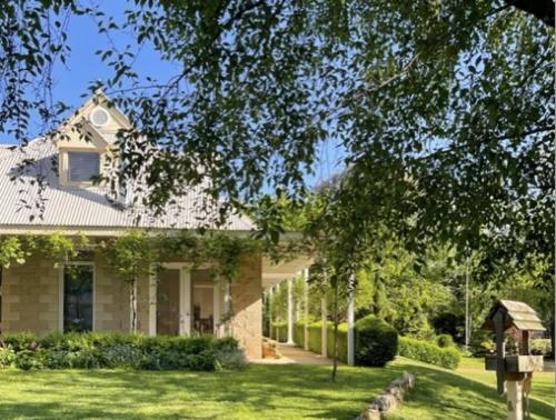 Beechworth Houseにある庭
