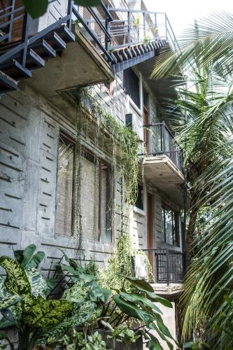 Κήπος έξω από το Serene Villa Hiriketiya