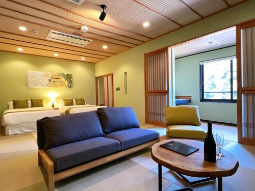 Posezení v ubytování OWL RESORT ARIFUKU ONSEN