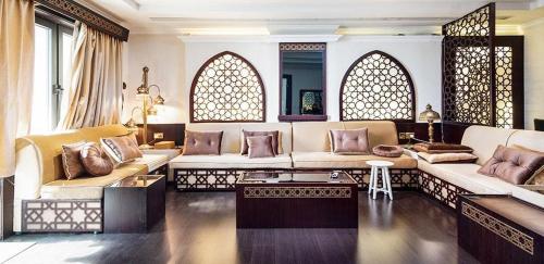 Luxurious 1 Bedroom Apartment – Photos 2