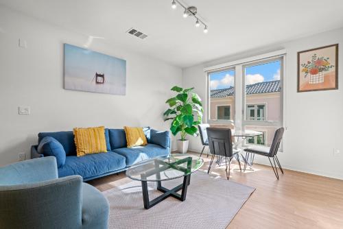 Stylish 2-bd Apt with parking – Photos 2