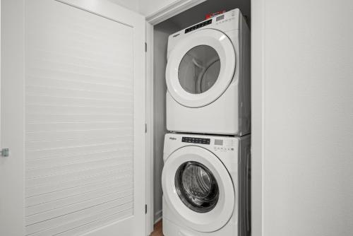 Stylish 2-bd Apt with parking – Photos 4